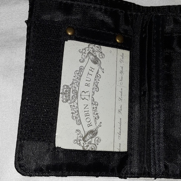 Robin Ruth Wallet - Picture 3 of 8